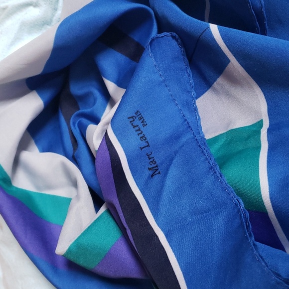 MARC LAURY PARIS Geometric printed silk scarf 30"x 30" EUC - Picture 5 of 5